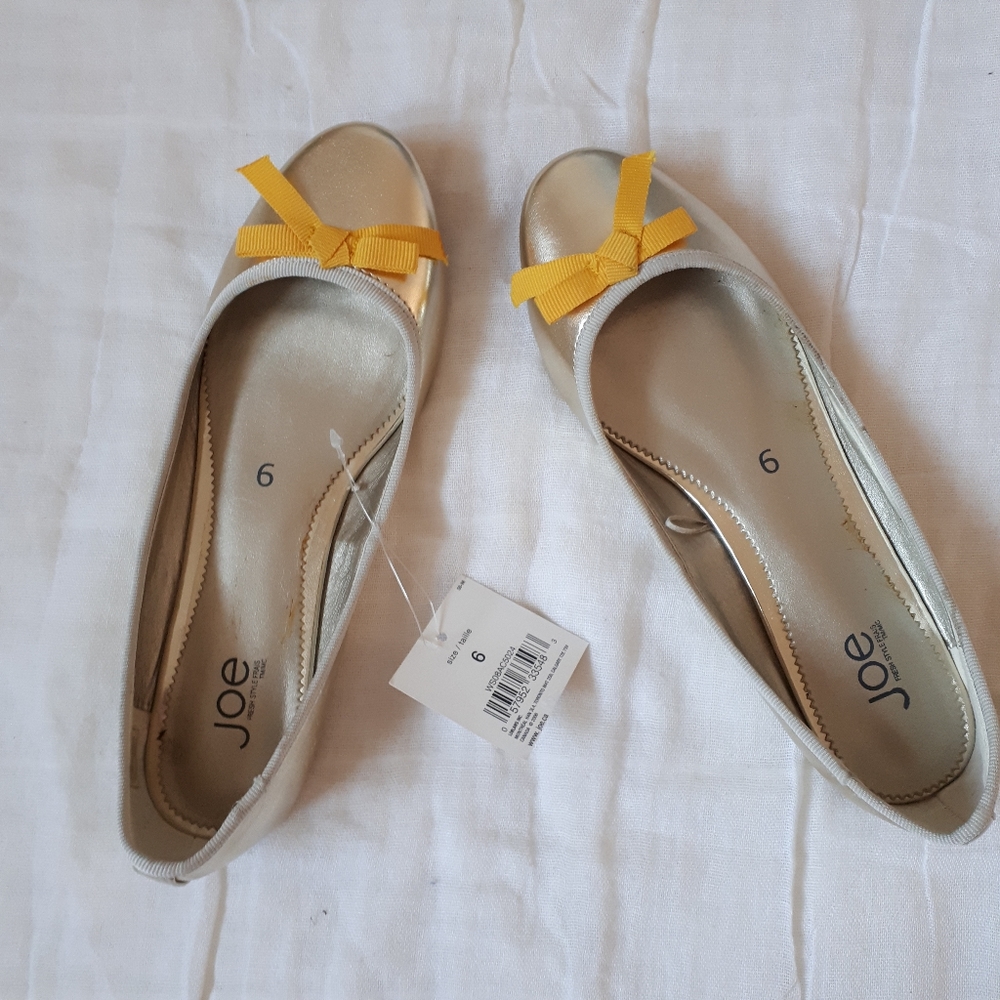 Joe Fresh Women's Gold Ballet Flats